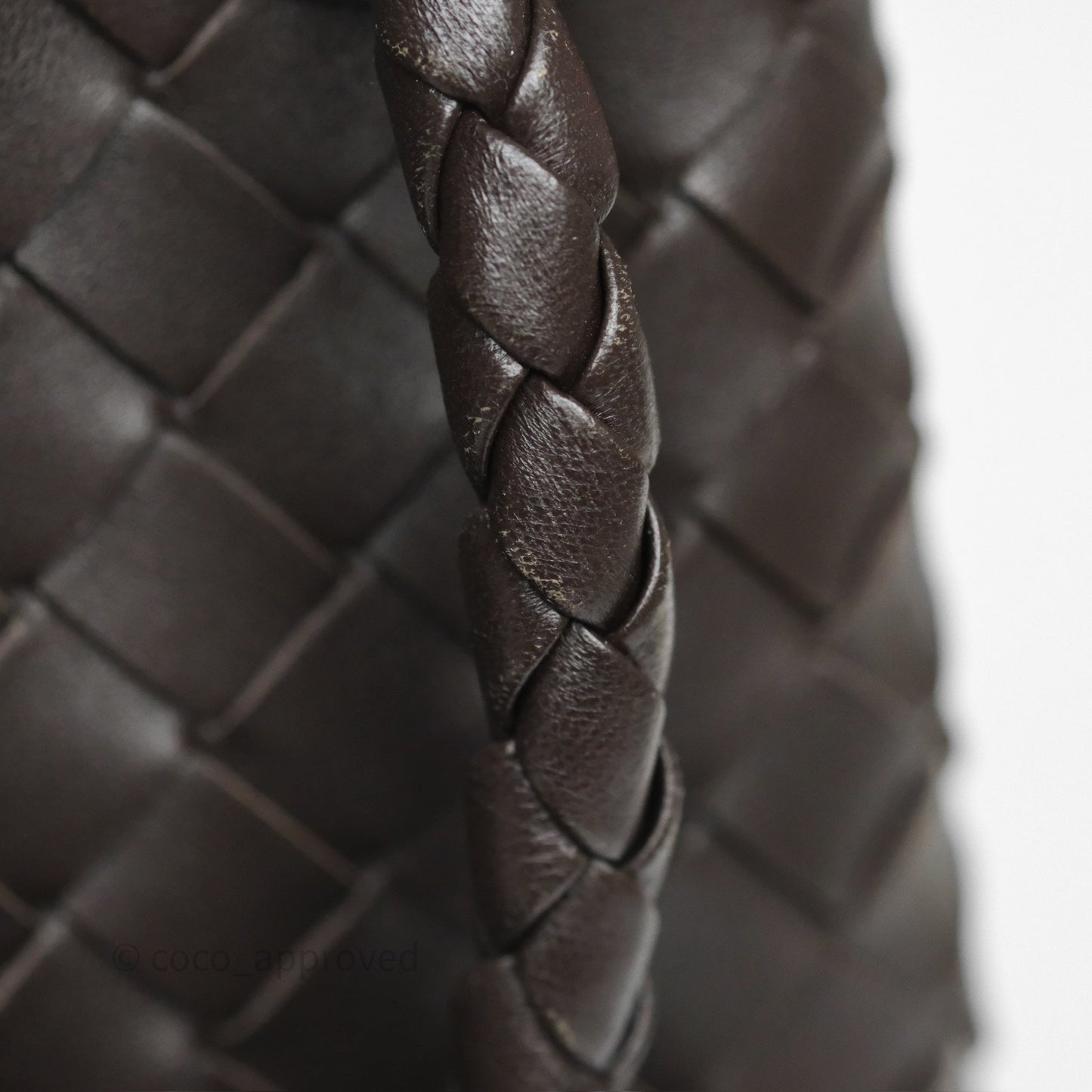 Bottega Veneta Medium Andiamo Bag Fondant Brown Intrecciato Lambskin