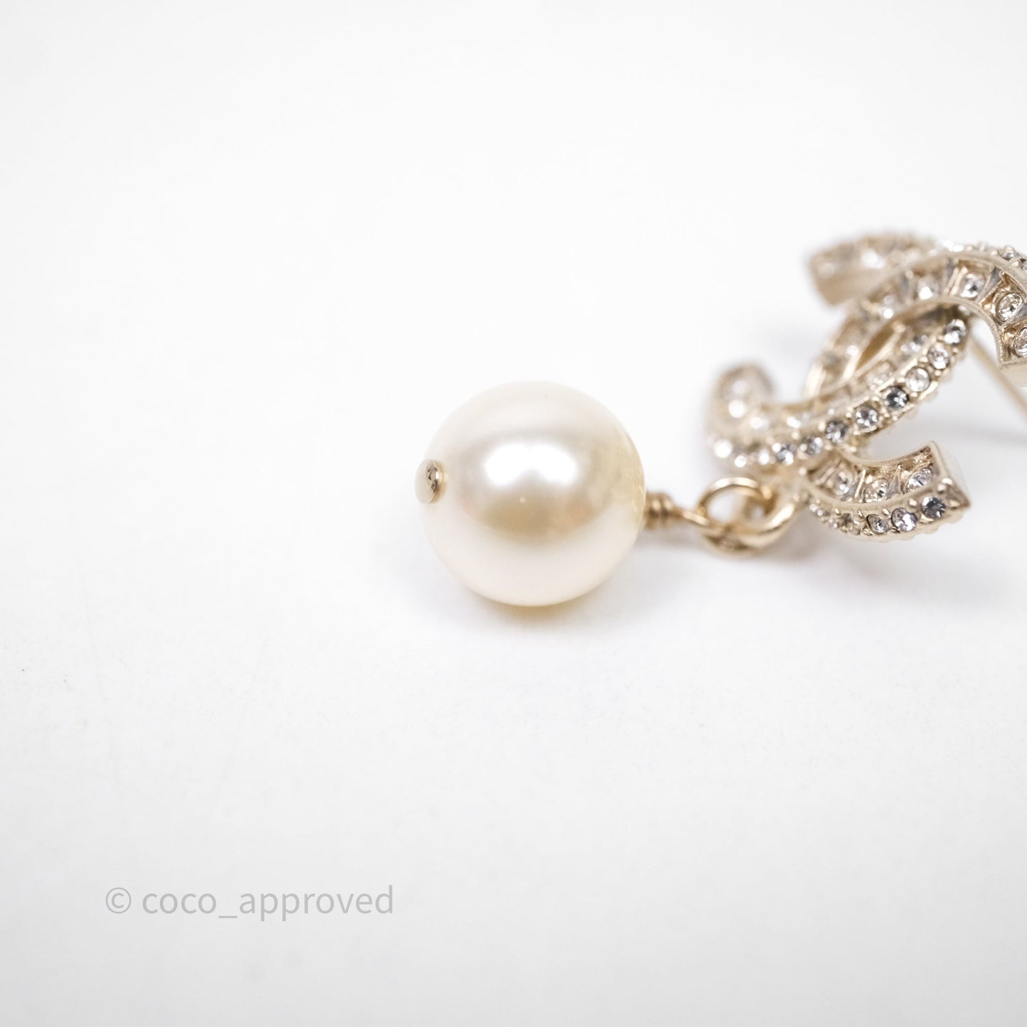 Chanel Crystal CC Pearl Drop Earrings Gold Tone 24V