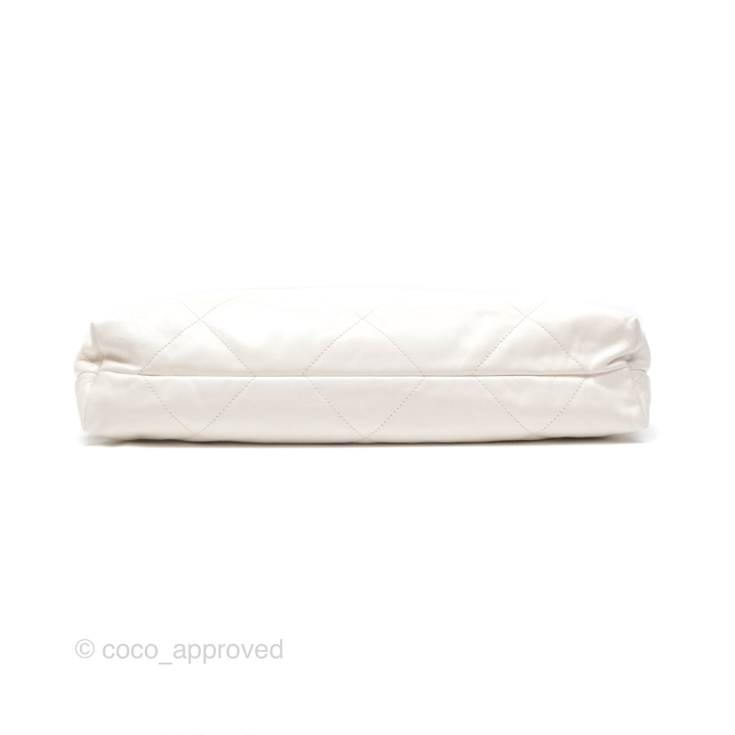 Chanel 22 Medium White Shiny Calfskin Aged Gold Hardware