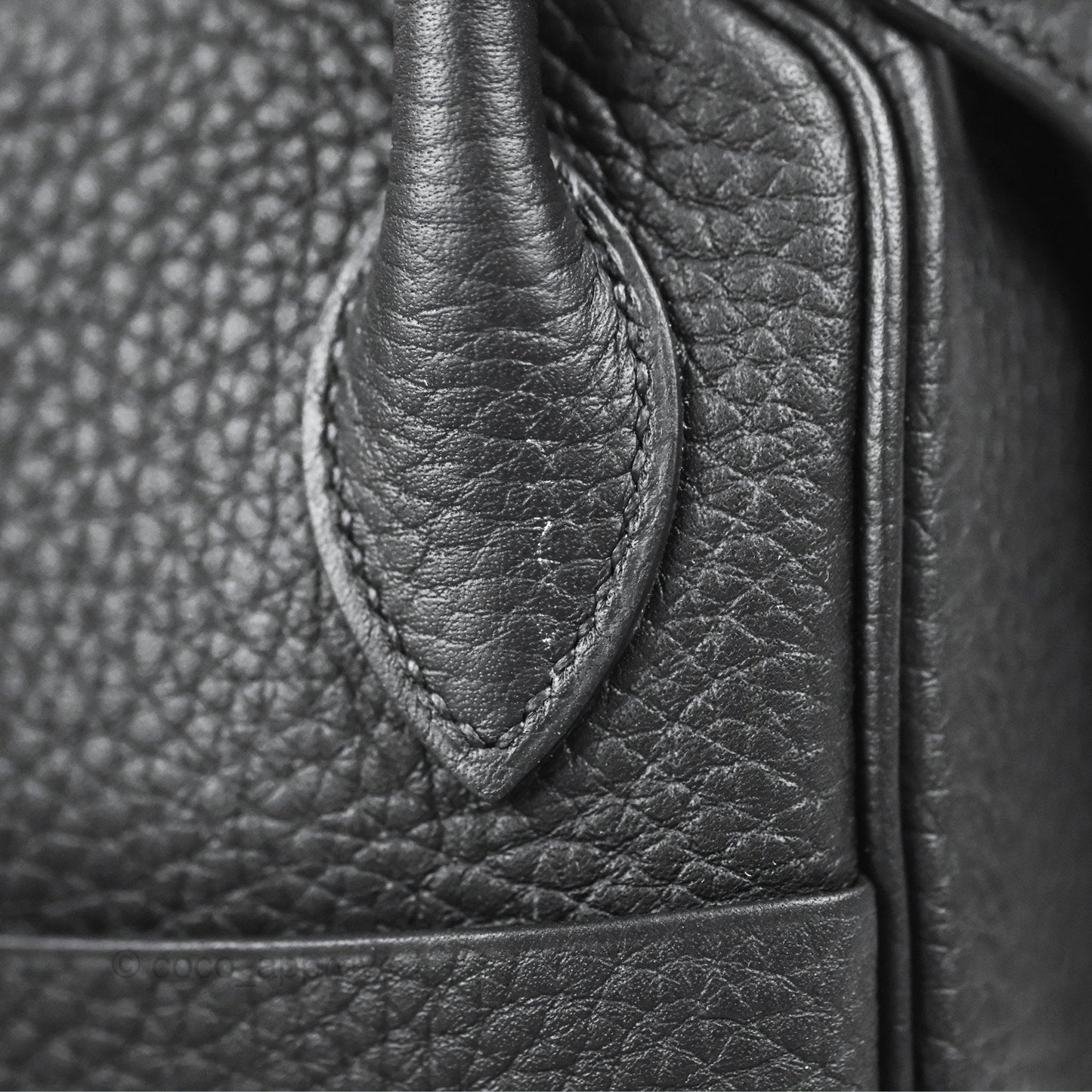 Hermès Lindy 26 Black Clemence Gold Hardware