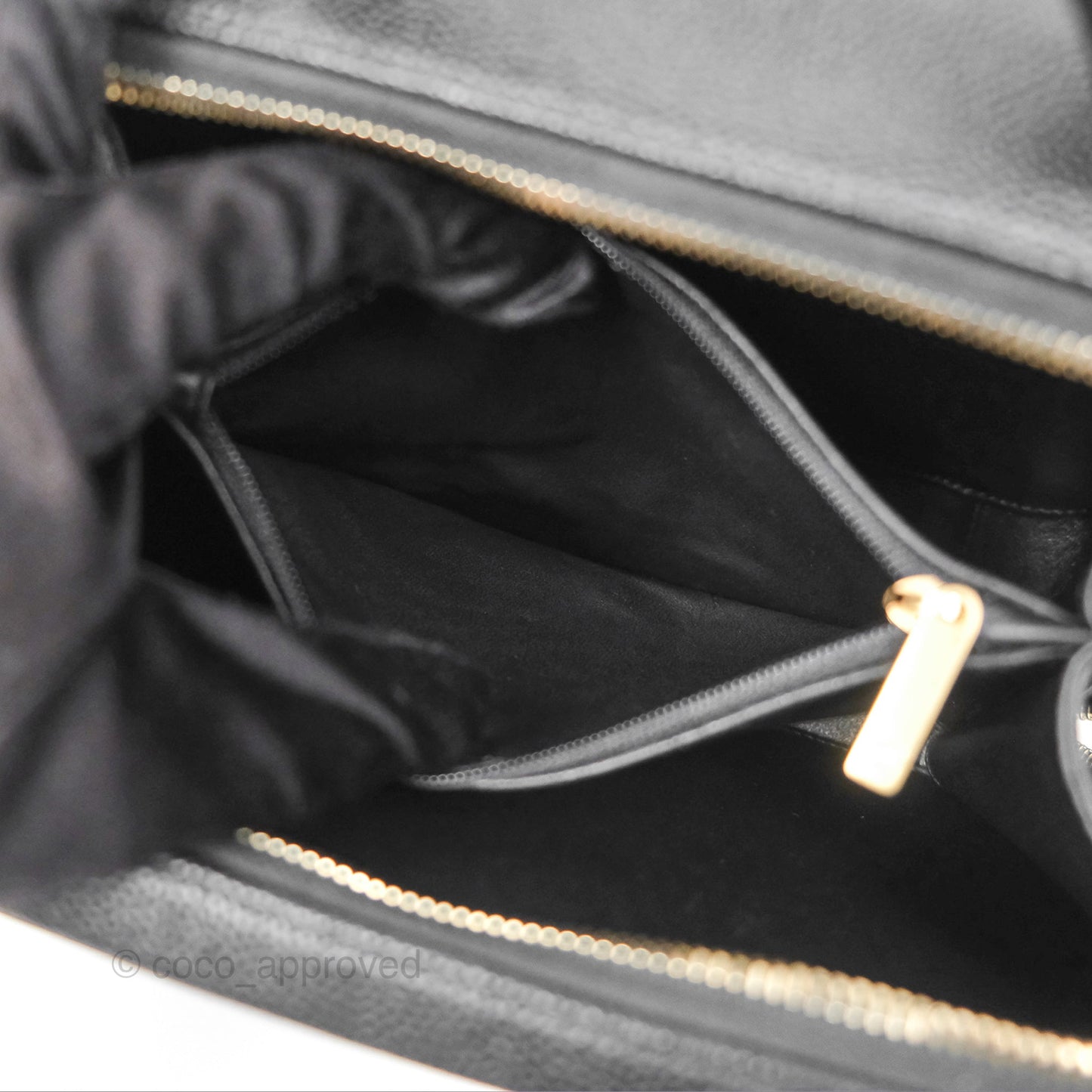 Chanel Quilted Medium CC Filigree Vanity Case Black Caviar Aged Gold Hardware