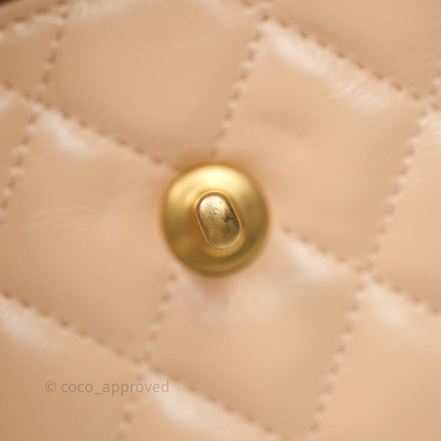Chanel Kelly Bag Quilted Light Beige Shiny Crumpled Calfskin Aged Gold Hardware