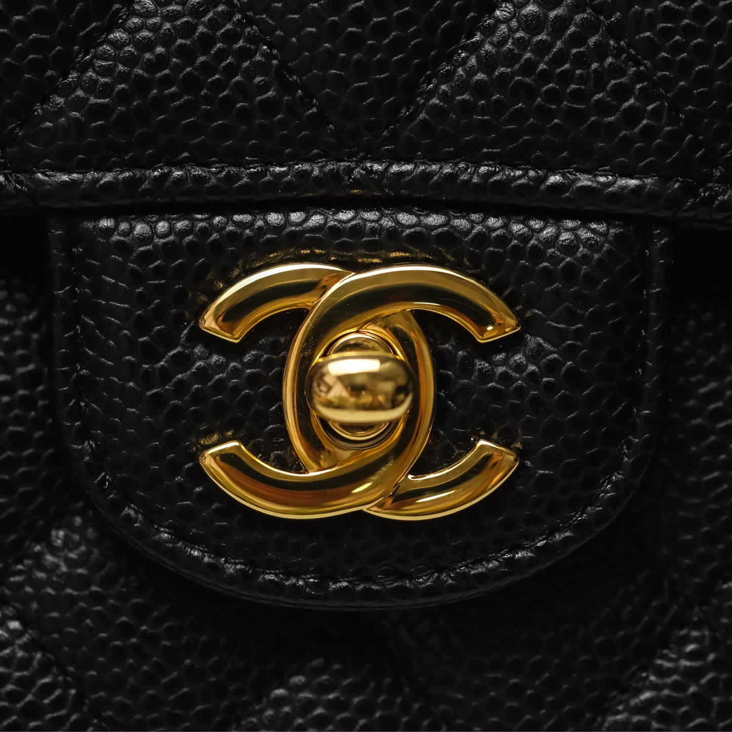 Chanel M/L Medium Classic Flap Quilted Black Caviar Gold Hardware
