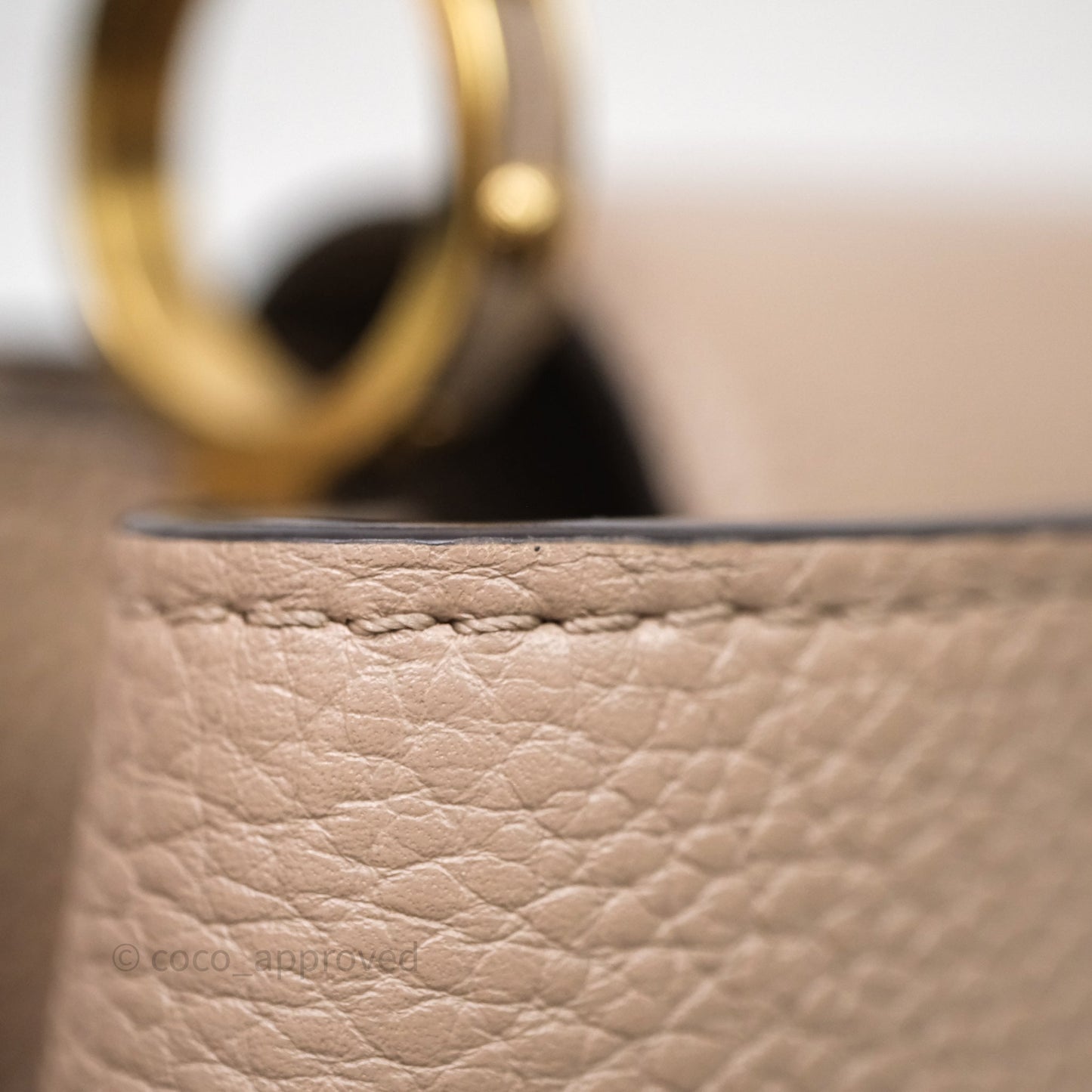 Louis Vuitton Taurillon Capucines BB Galet