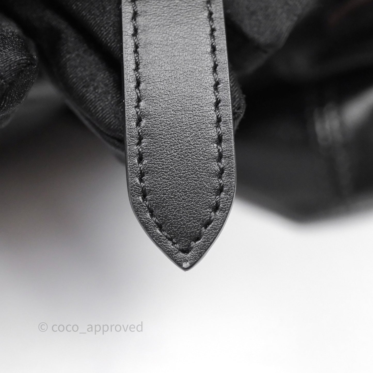 Louis Vuitton CarryAll Vibe MM Black