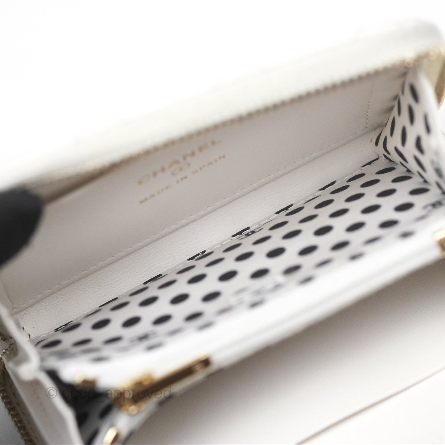 Chanel Pearl CC Zipped Coin Purse White Lambskin Gold Hardware