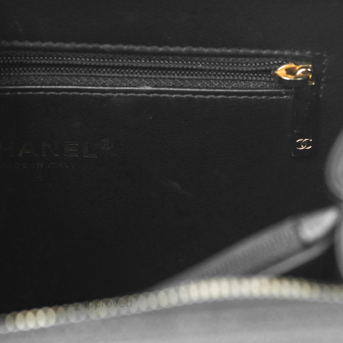 Chanel Quilted Medium CC Filigree Vanity Case Black Caviar Gold Hardware
