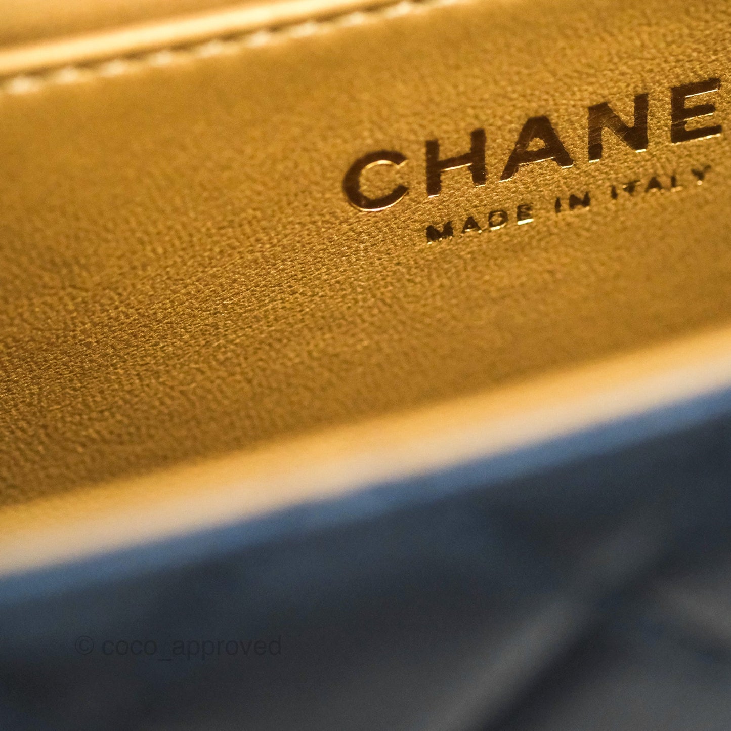 Chanel Quilted Chic Pearls Flap Iridescent Navy Lambskin Aged Gold Hardware