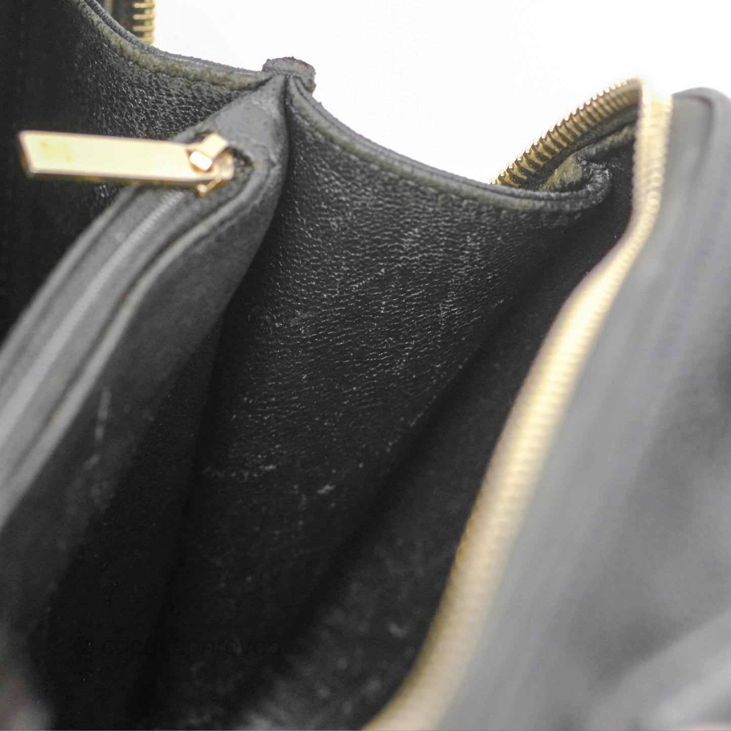 Chanel Quilted Medium CC Filigree Vanity Case Black Caviar Gold Hardware