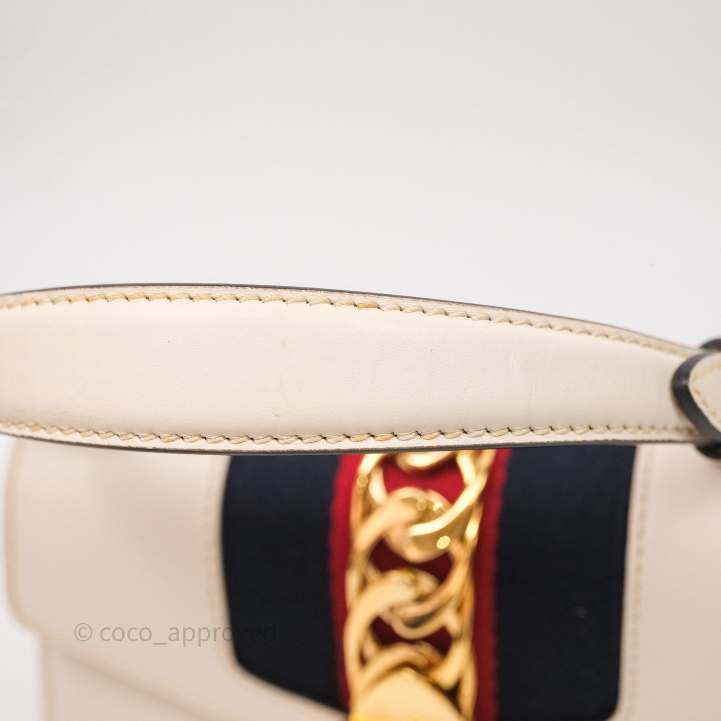 Gucci Mini Sylvie Top Handle White Calfskin Shoulder Bag⁣ ⁣⁣⁣⁣⁣⁣⁣⁣⁣⁣⁣⁣⁣⁣⁣⁣With Strap