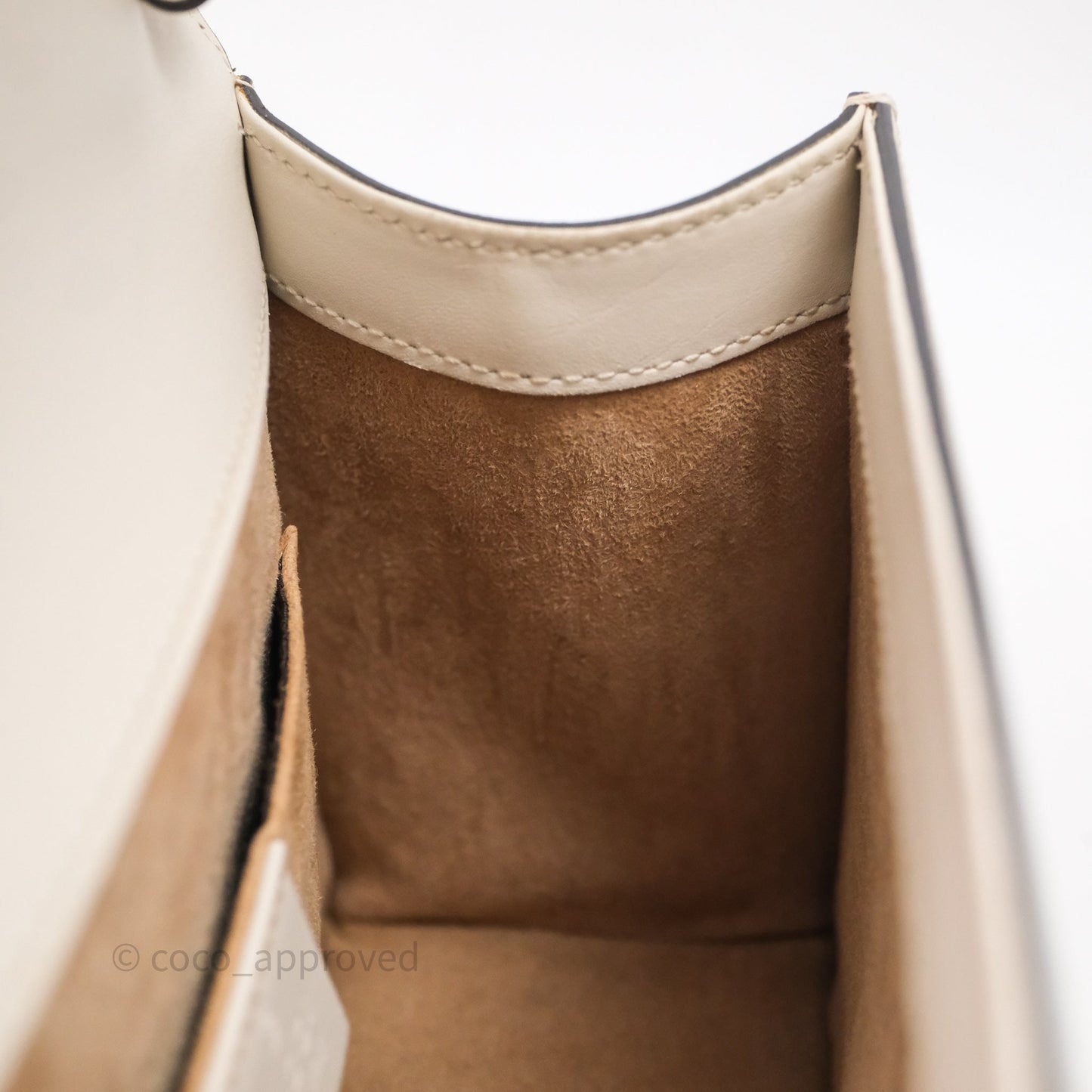Gucci Mini Sylvie Top Handle White Calfskin Shoulder Bag⁣ ⁣⁣⁣⁣⁣⁣⁣⁣⁣⁣⁣⁣⁣⁣⁣⁣With Strap