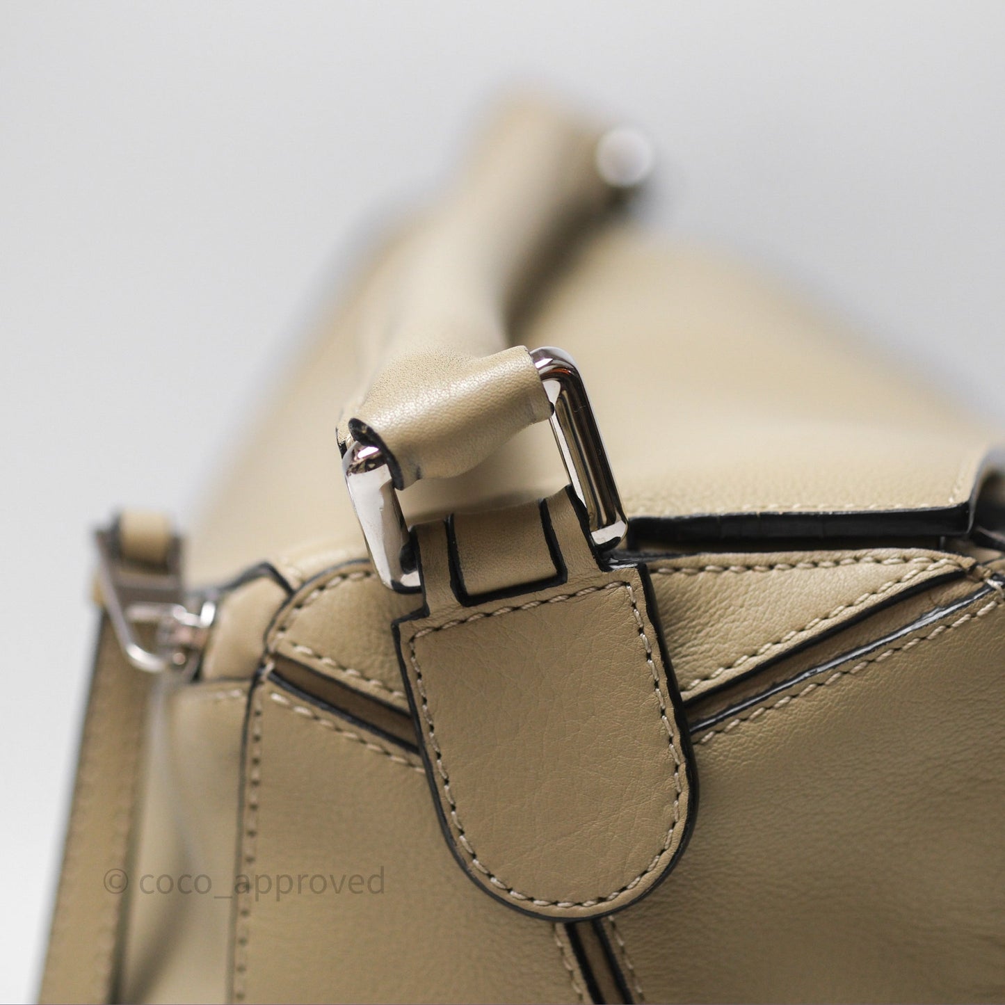 Loewe Medium Puzzle Bag Light Beige Calfskin
