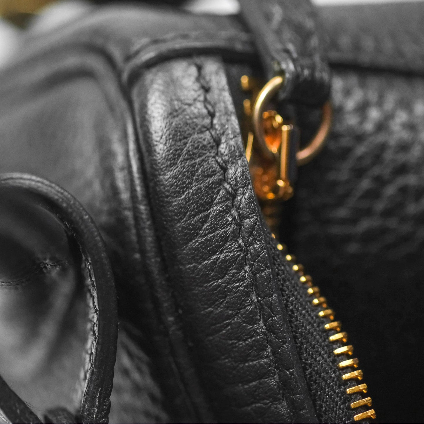 Hermès Lindy 26 Black Clemence Gold Hardware