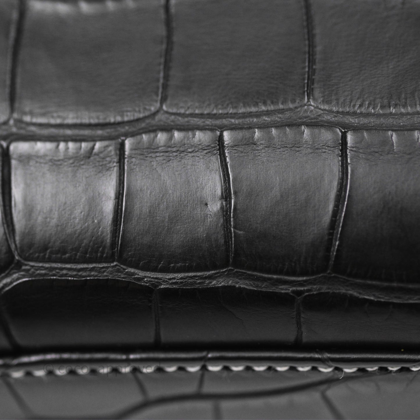 Hermès Retourne Kelly 25 Alligator Perso Noir 89 / Gris Mouette 4Z Brushed Gold Hardware