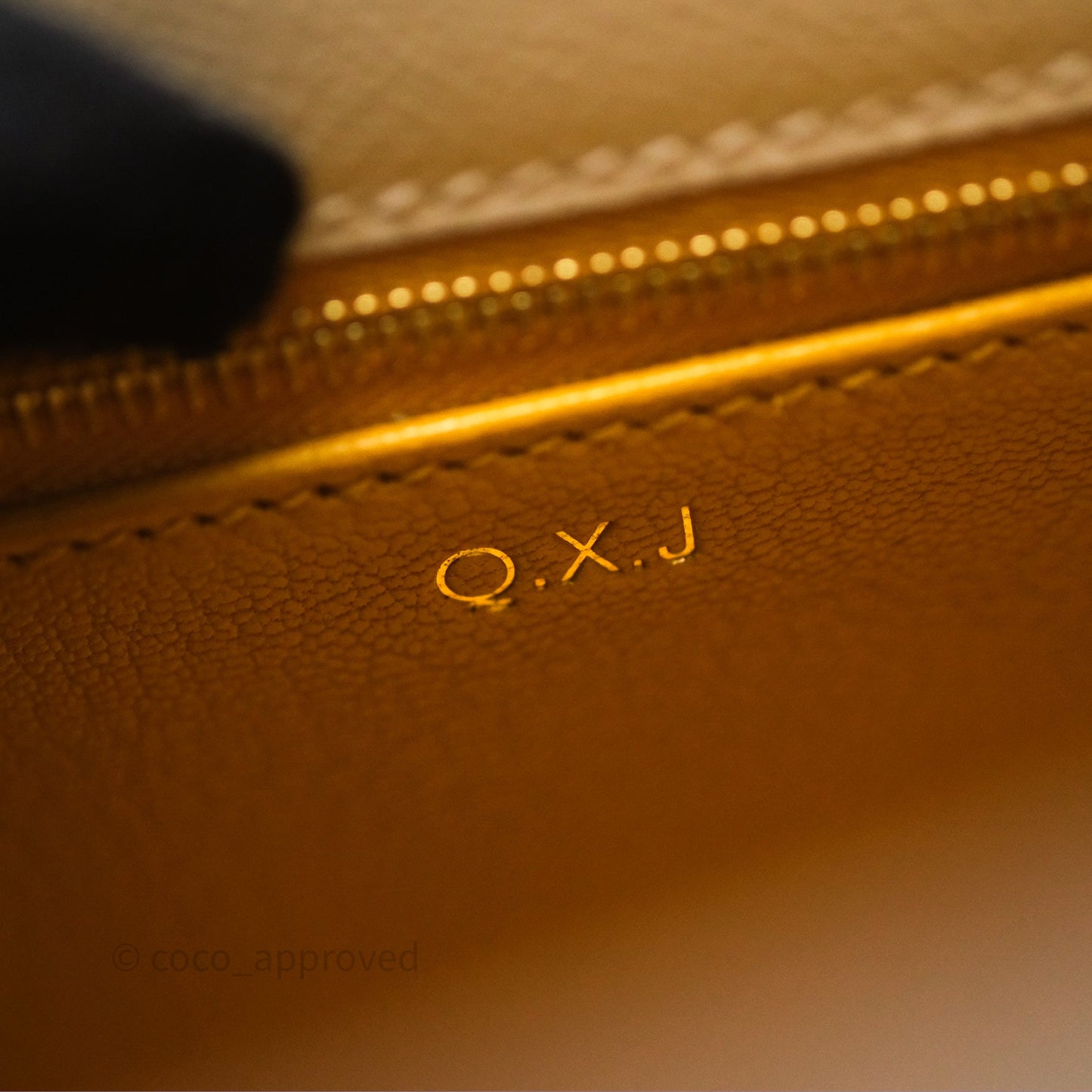 Hermès HSS Sellier Kelly 28 Craie 10 / Amber 9D Epsom Brushed Gold Hardware