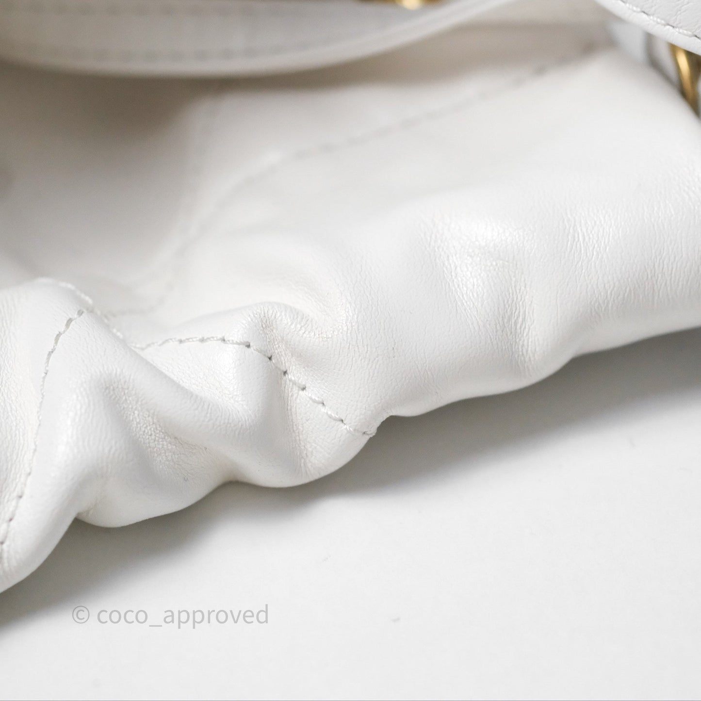 Chanel 22 Medium White Shiny Crumpled Calfskin Aged Gold Hardware
