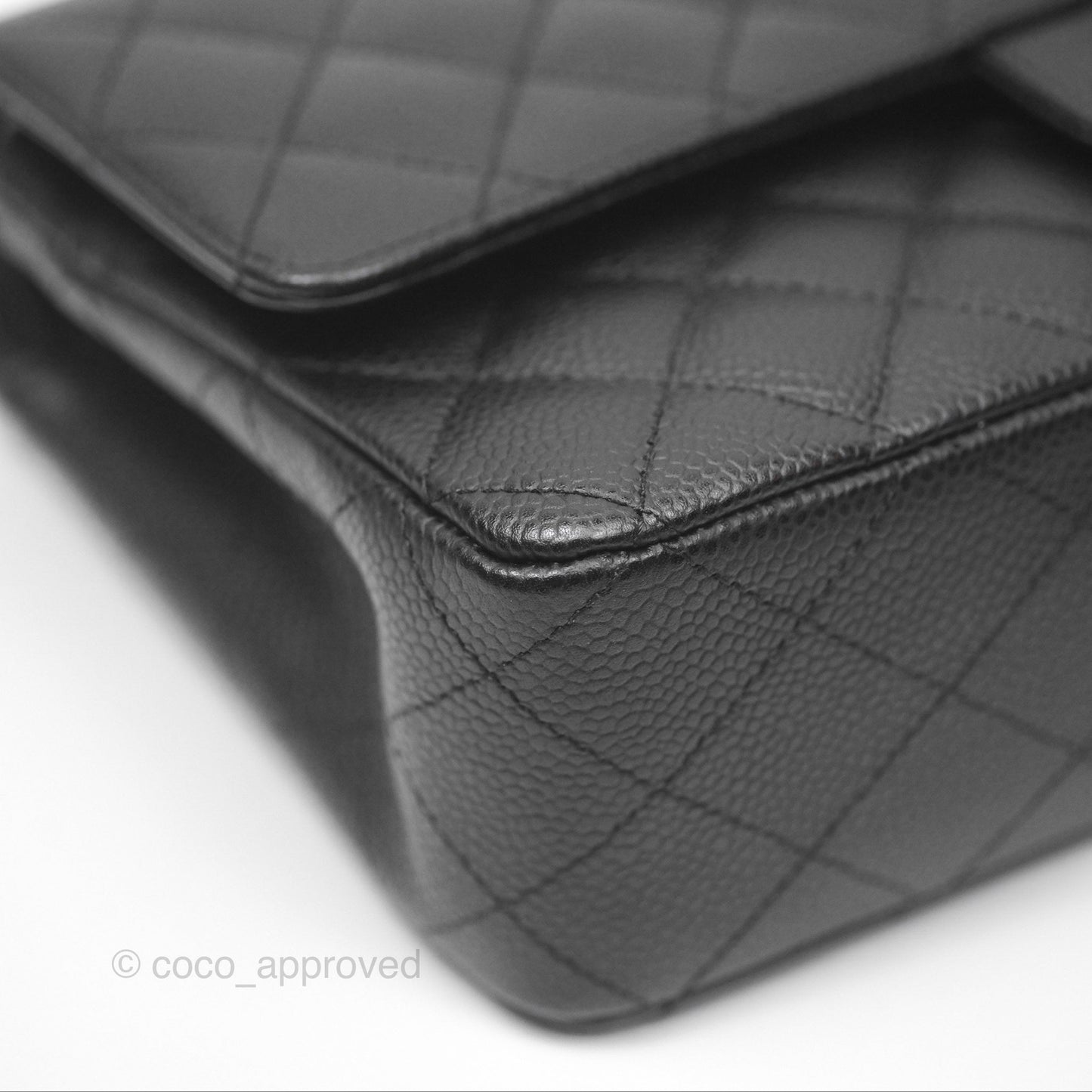 Chanel M/L Medium Classic Flap Quilted Black Caviar 24K Gold Hardware