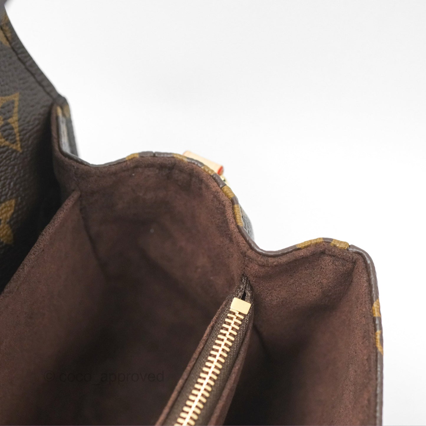 Louis Vuitton Pochette Métis East West Monogram Canvas