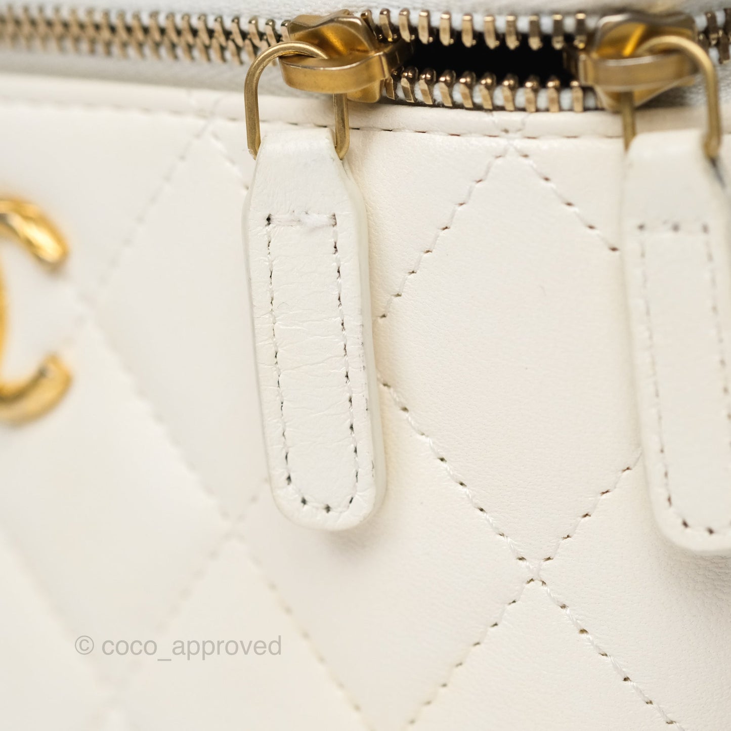 Chanel Vanity with Double Chain White Shiny Lambskin 23C