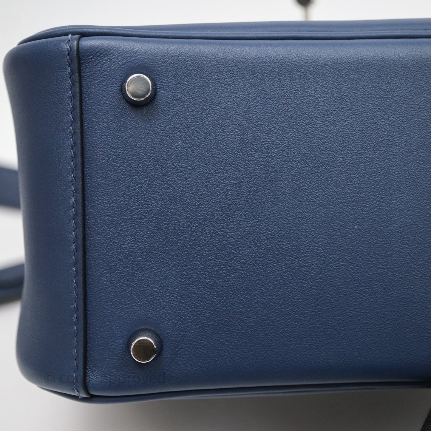 Hermès Mini Lindy II 20 Bleu Navy 7U / Rouge Grenat K1 Swift Palladium Hardware