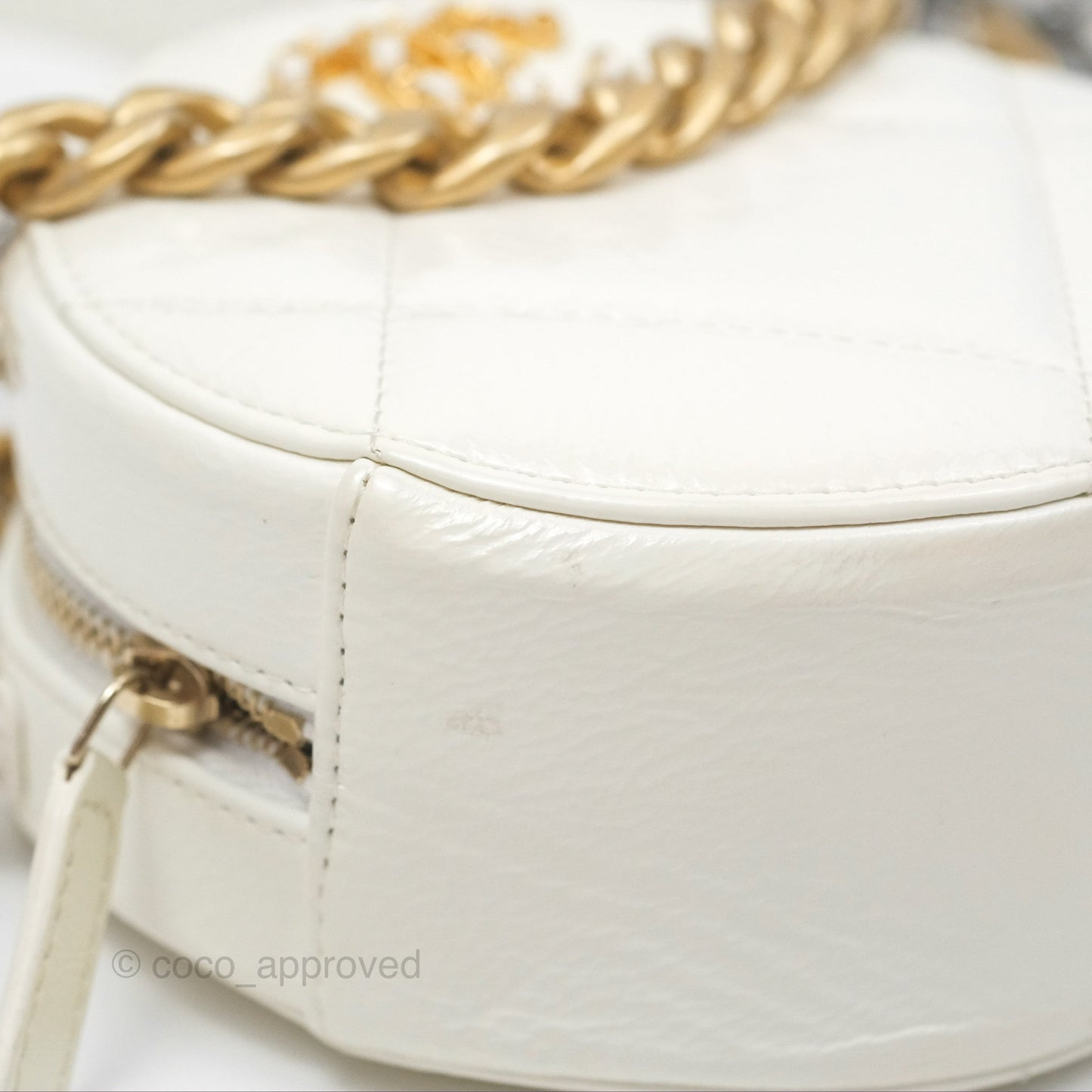 Chanel 19 Round Clutch With Chain White Glazed Calfskin Mixed Hardware