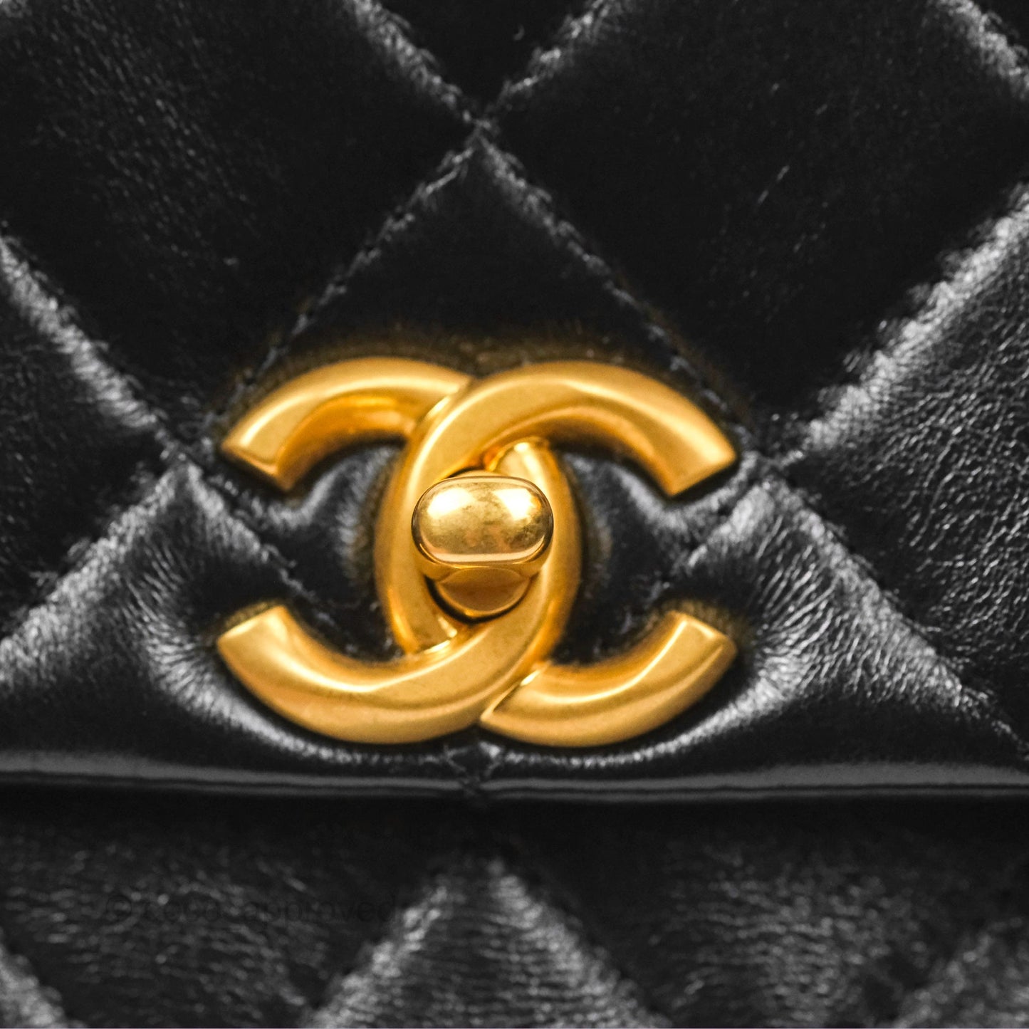 Chanel CC Chain Shoulder Bag Black Shiny Aged Calfskin