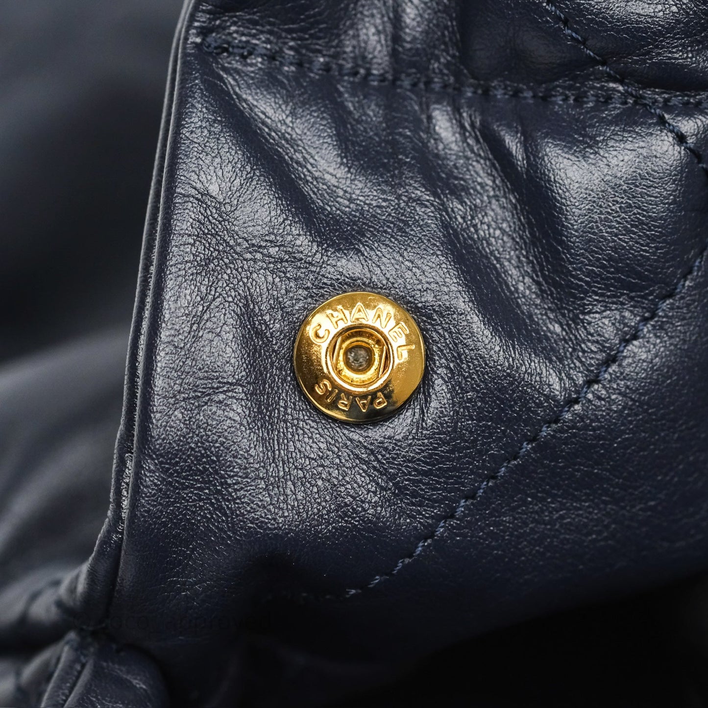 Chanel 22 Medium Navy Shiny Calfskin Aged Gold Hardware