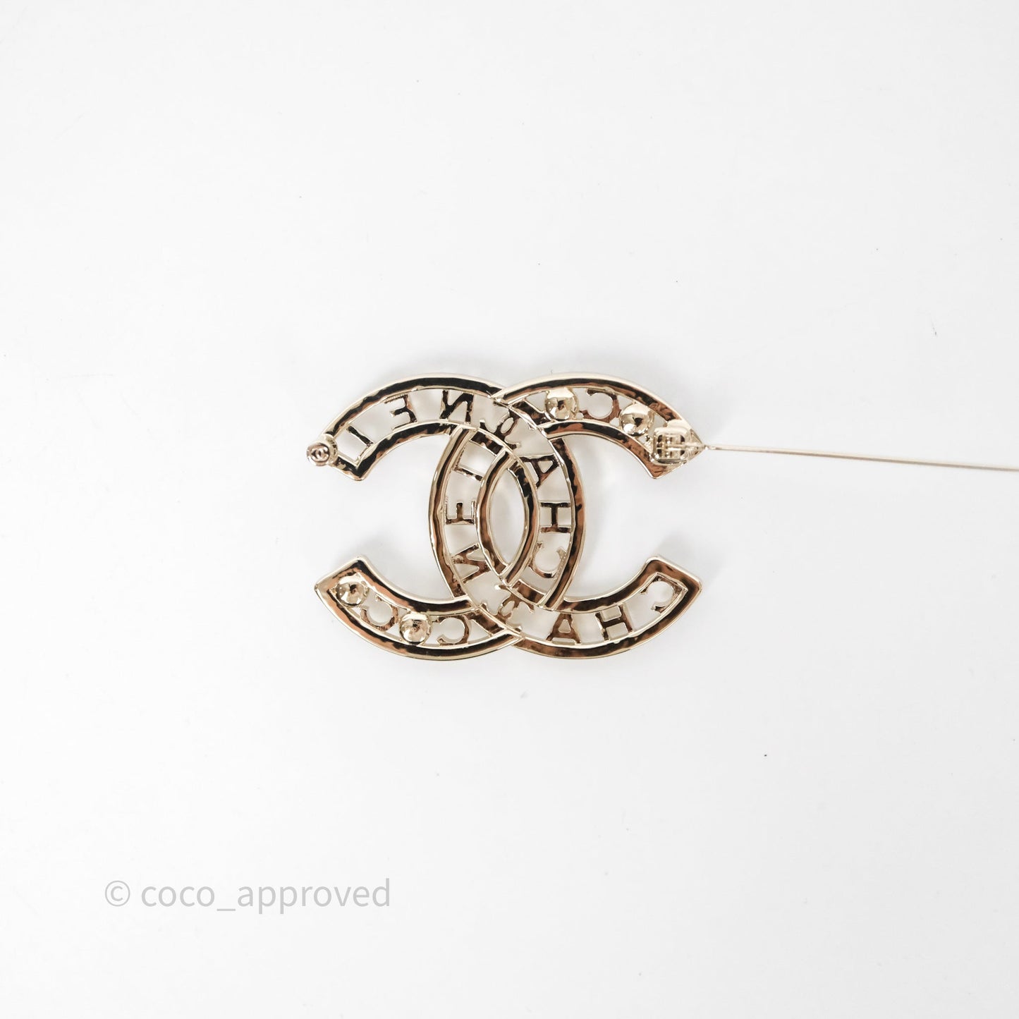 Chanel Crystal Pearl CC Logo Brooch Gold Tone 25V