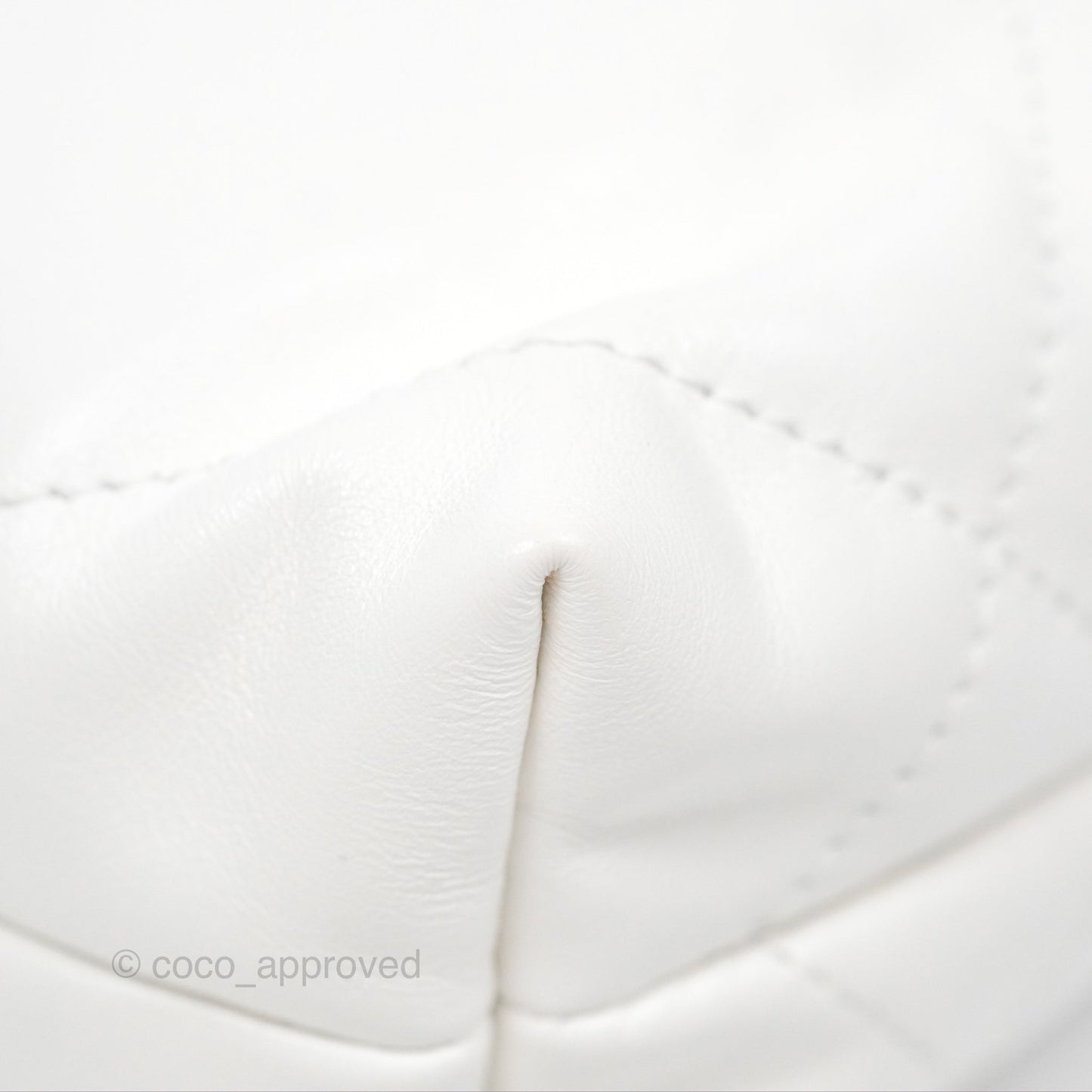 Chanel 22 Mini Bag White Shiny Crumpled Calfskin