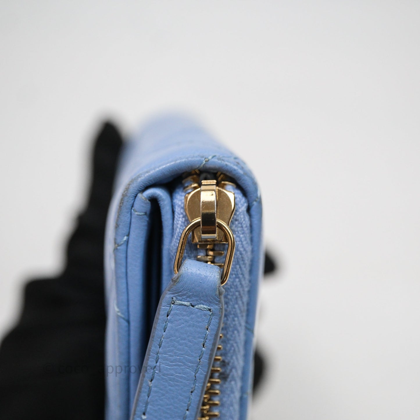 Chanel Classic Zipped Coin Purse Blue Lambskin Gold Hardware
