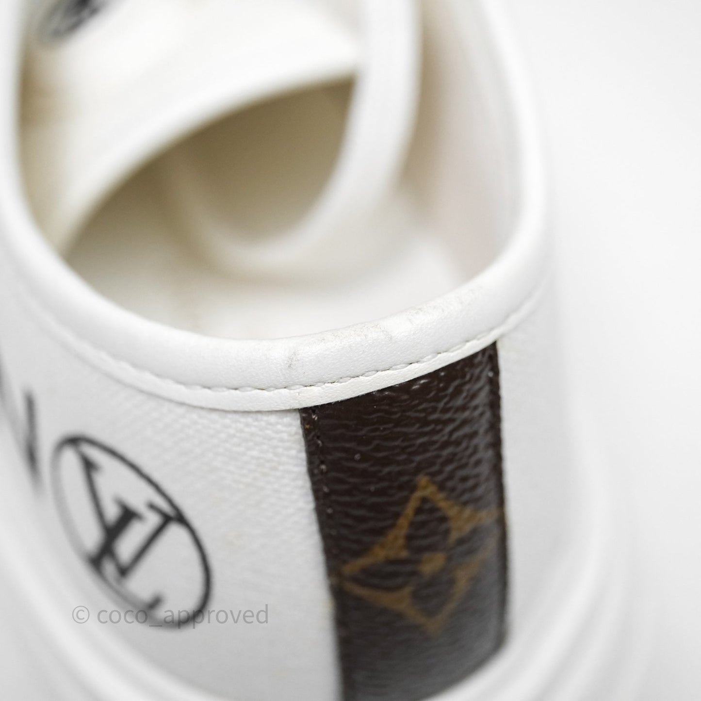 Louis Vuitton Logo Blanc Sneakers Size 38