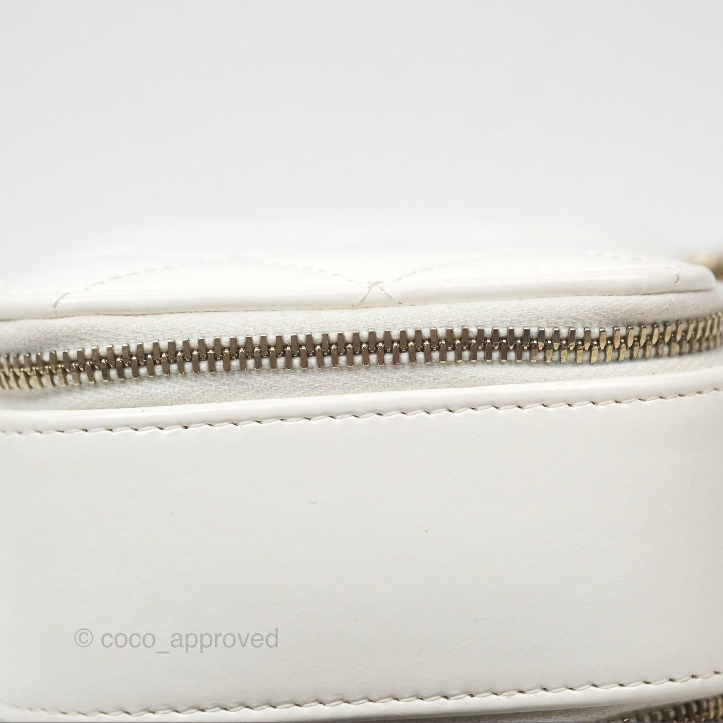 Chanel Top Handle Quilted Vanity Case White Shiny Lambskin Good Hardware