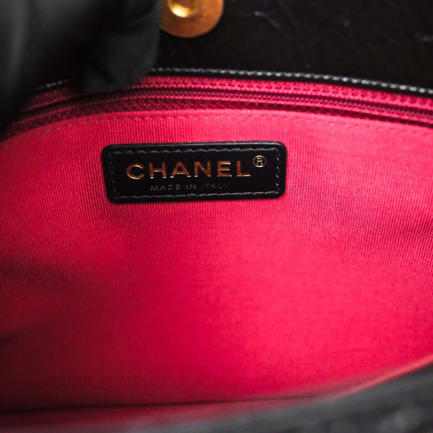 Chanel Medium Quilted Wavy CC Hobo Black Shiny Crumpled Calfskin Aged Gold Hardware