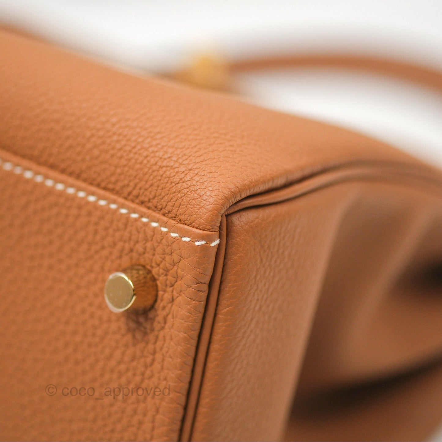 Hermès Retourne Kelly 28 Gold Togo Gold Hardware