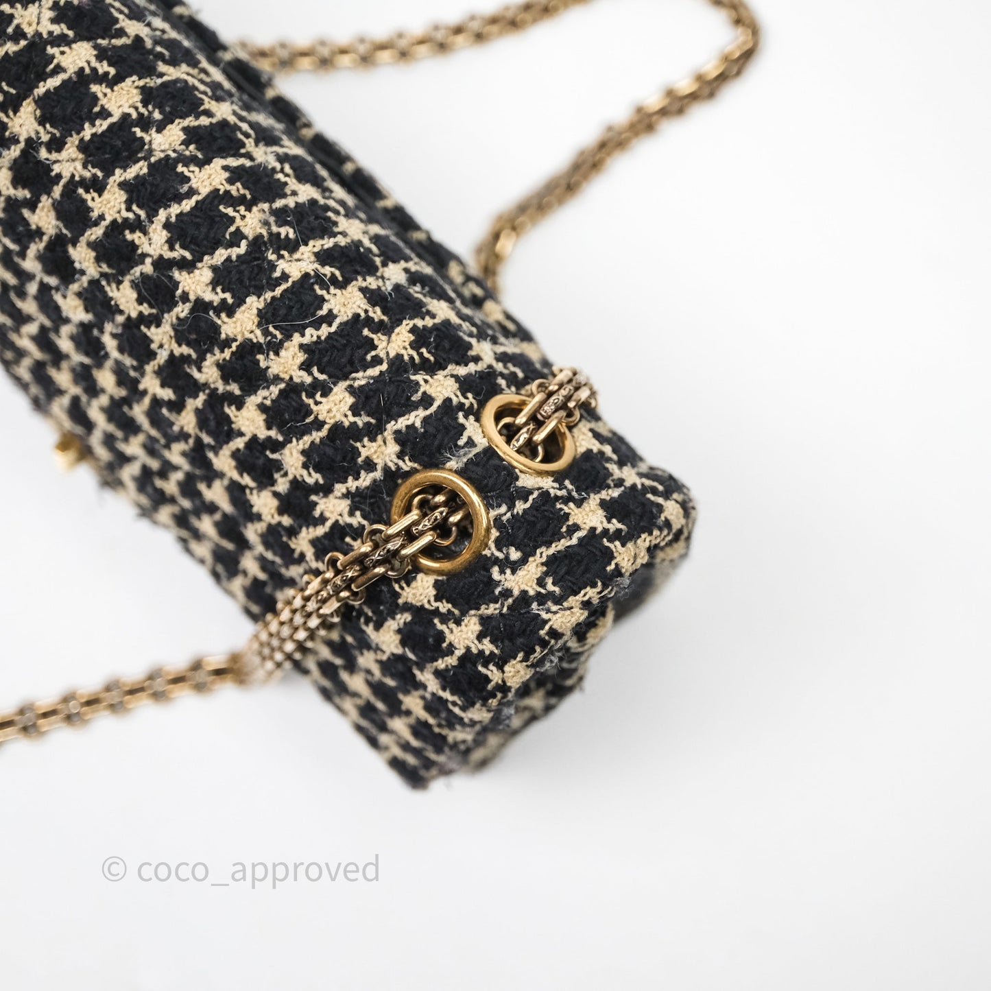 Chanel Reissue 225 Flap Houndstooth Beige Black Fabric Antique Gold Hardware