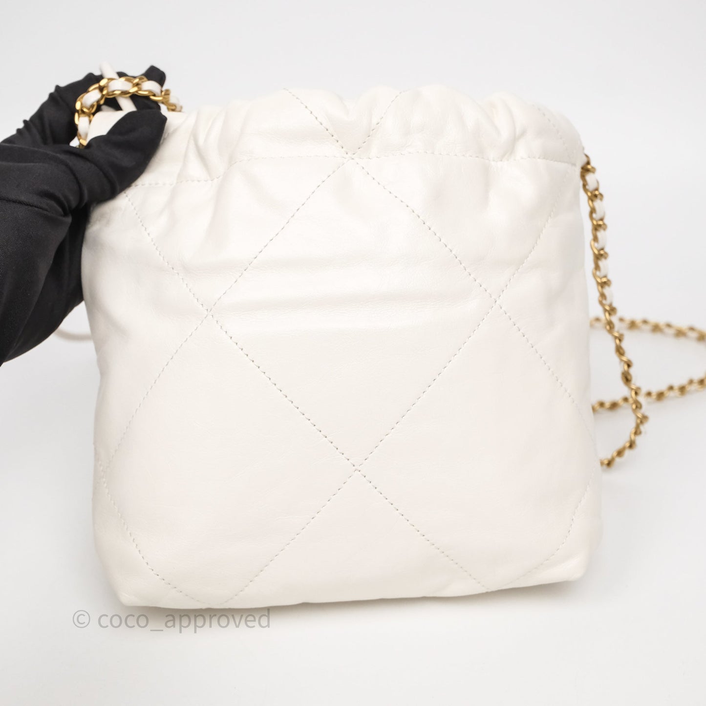 Chanel 22 Mini Bag White Calfskin Aged Gold Hardware