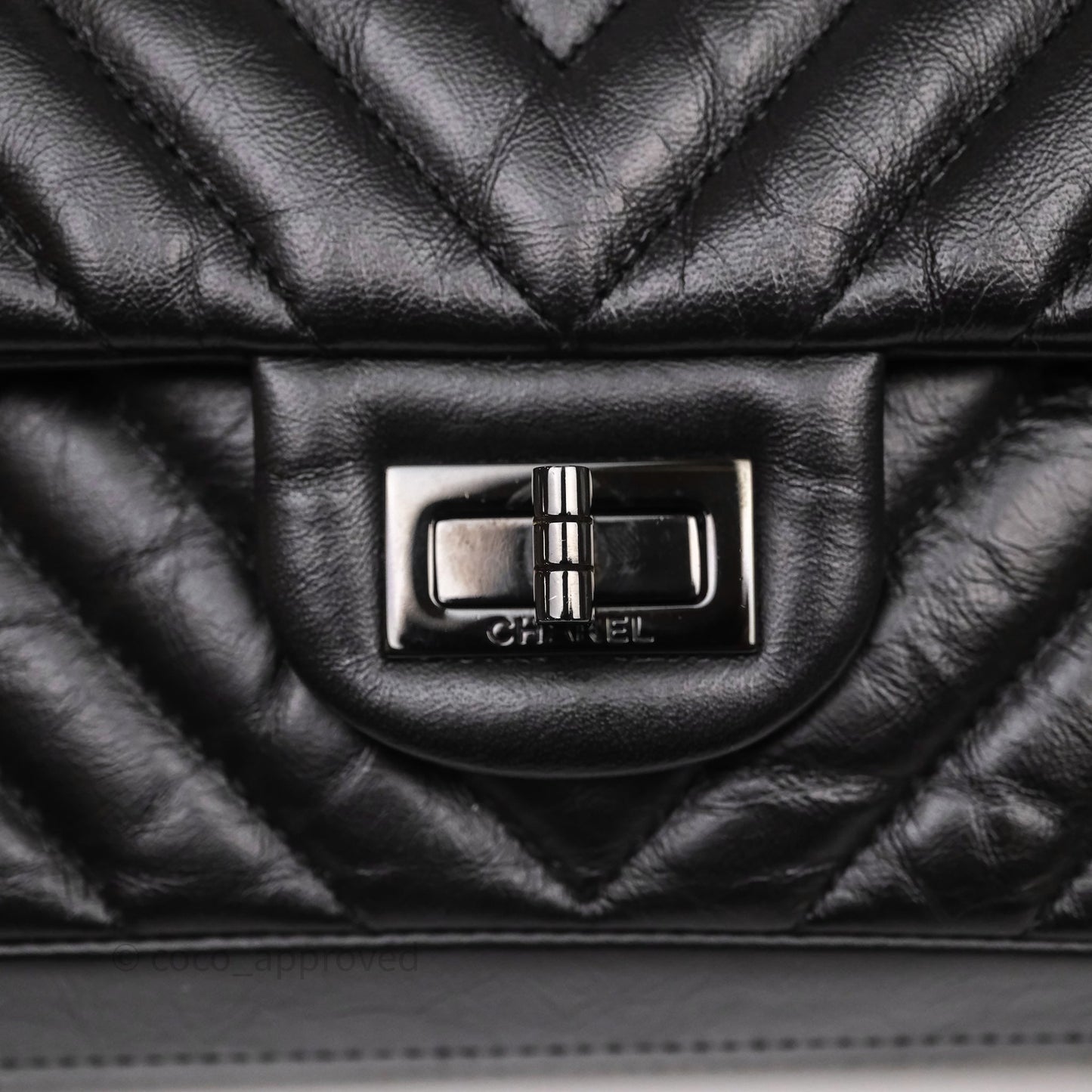 Chanel Reissue 225 Chevron Aged Calfskin So Black