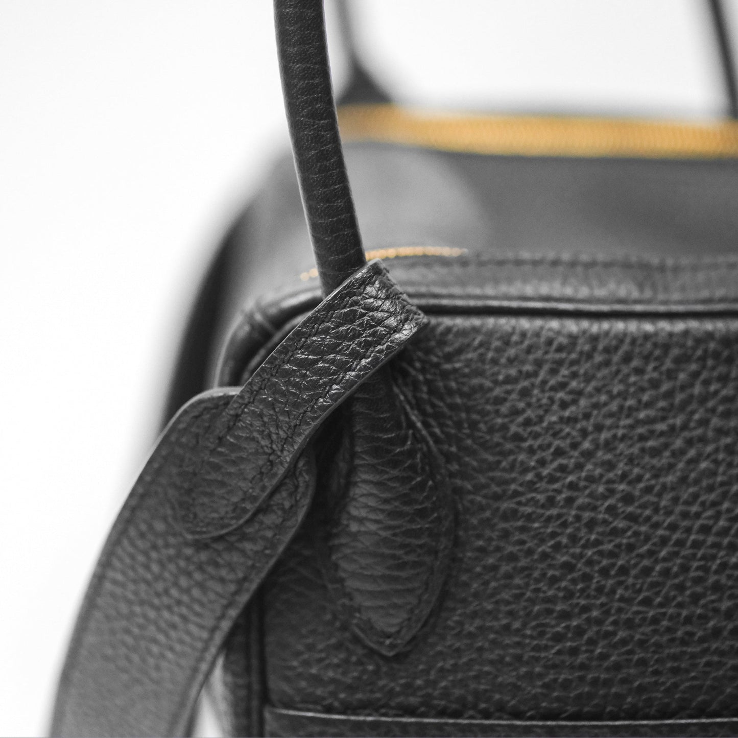 Hermès Lindy 26 Black Clemence Gold Hardware