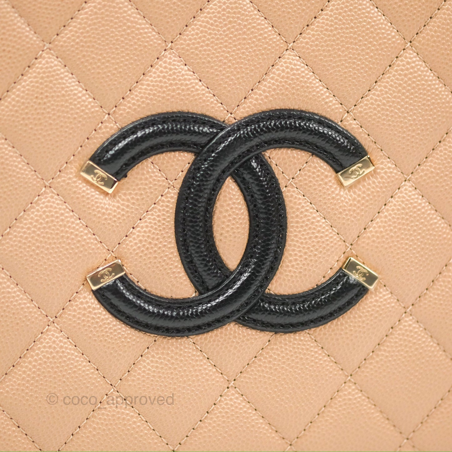 Chanel Quilted Medium CC Filigree Vanity Case Black Beige Caviar Gold Hardware