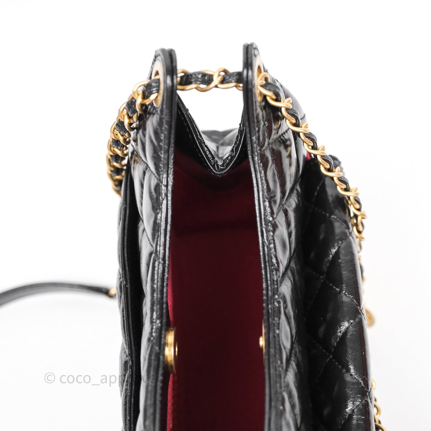 Chanel Medium Quilted Wavy CC Hobo Black Shiny Crumpled Calfskin Aged Gold Hardware