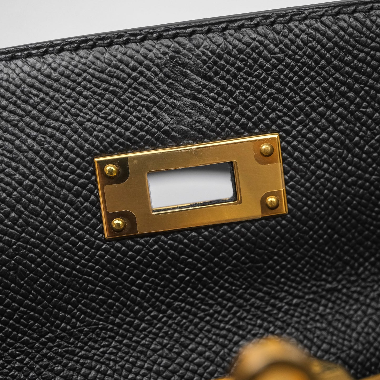 Hermès Kelly 28 Noir 89 Epsom Gold Hardware