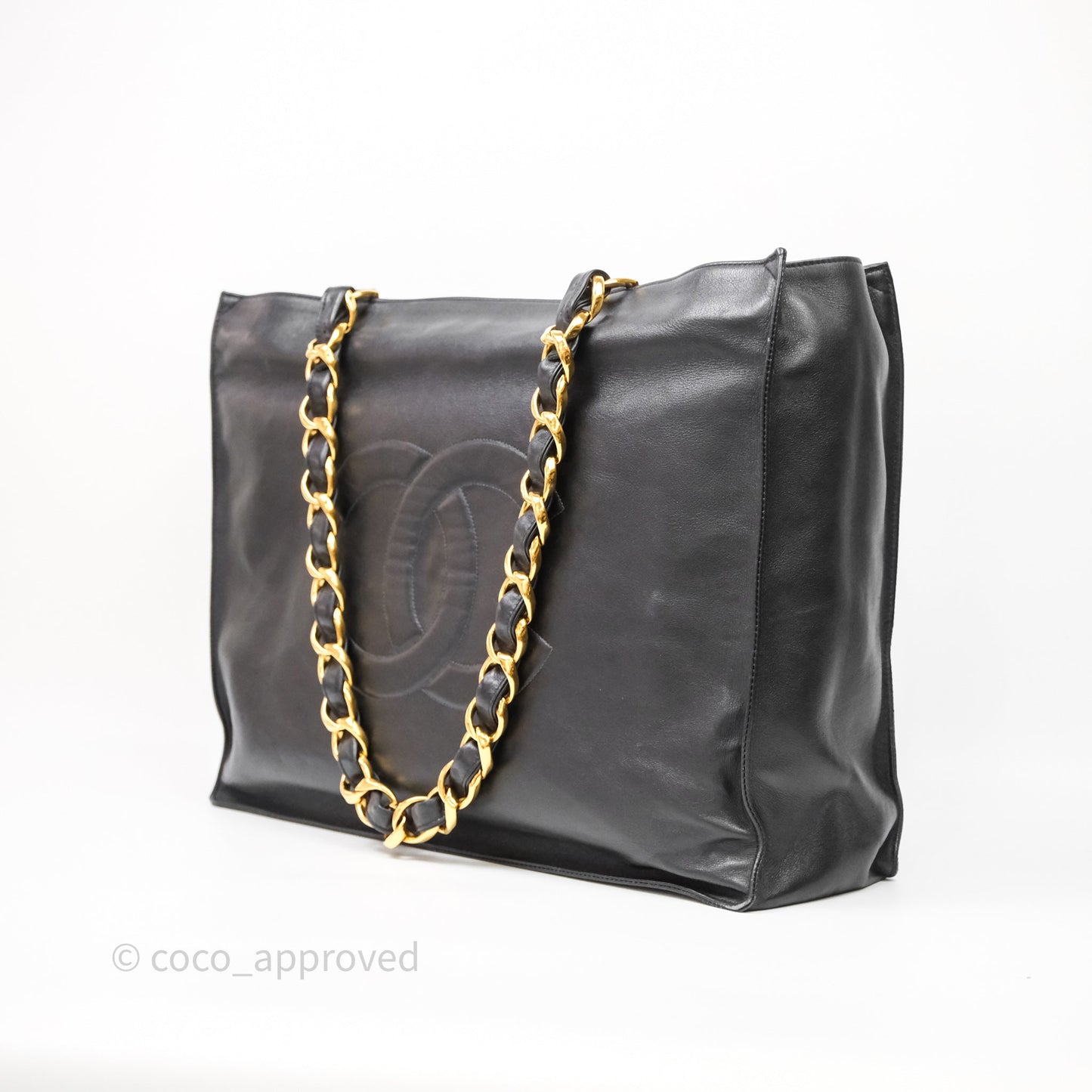 Chanel Vintage Shoulder Bag Black Calfskin Gold Hardware
