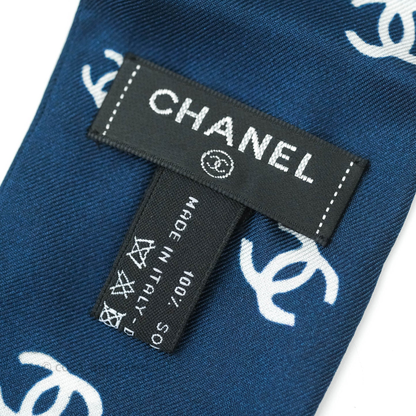 Chanel CC Flora Print Silk Twilly in Navy White