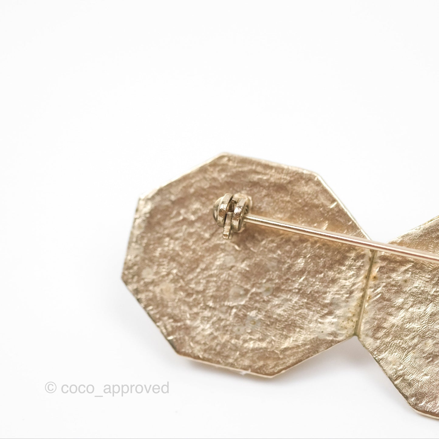 Chanel Mother-of-pearl CC Brooch Gold Tone 16C