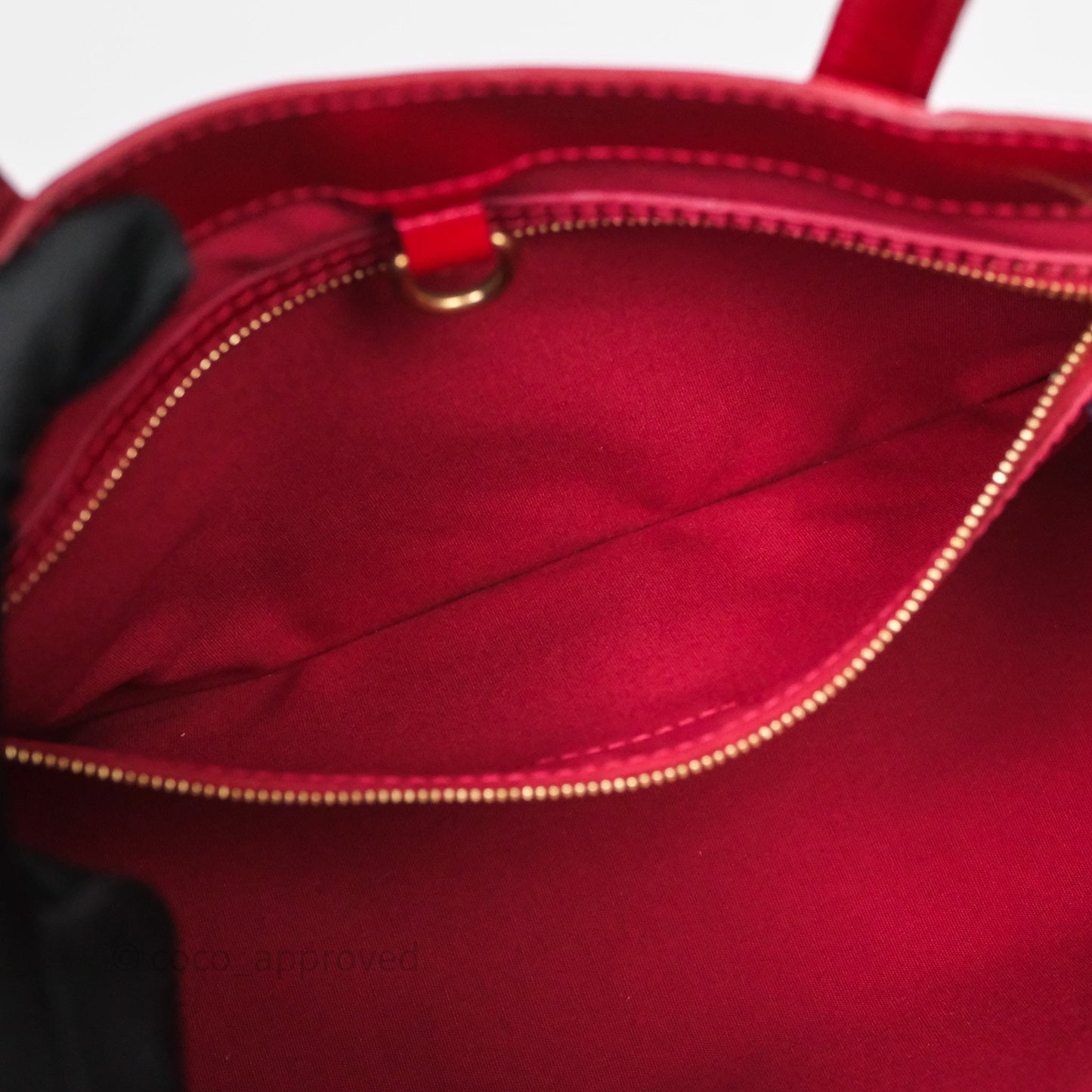 Louis Vuitton Vernis Wilshire Monogram Tote Bag Red