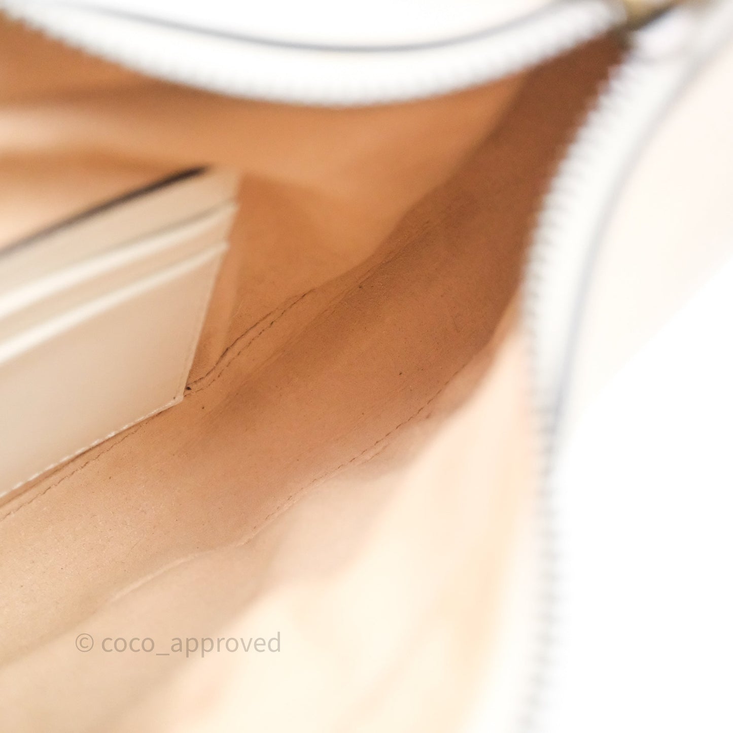 Gucci GG Marmont Half Moon-shaped Hobo Bag White