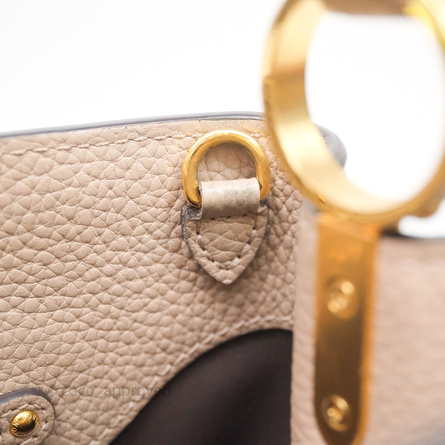 Louis Vuitton Taurillon Capucines BB Galet