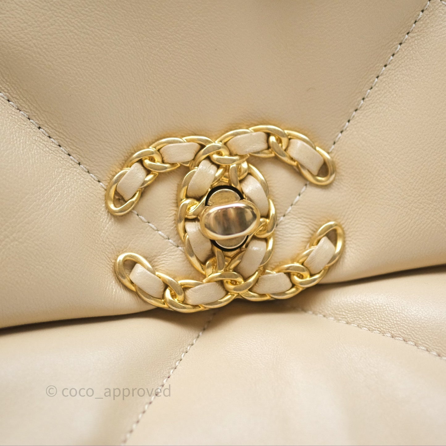 Chanel 19 Medium Beige Mixed Hardware