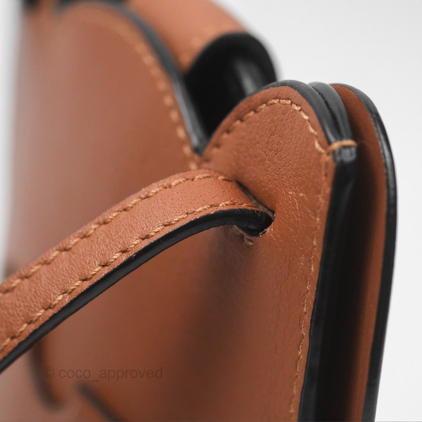 Loewe Elephant Pocket in Classic Calfskin Tan