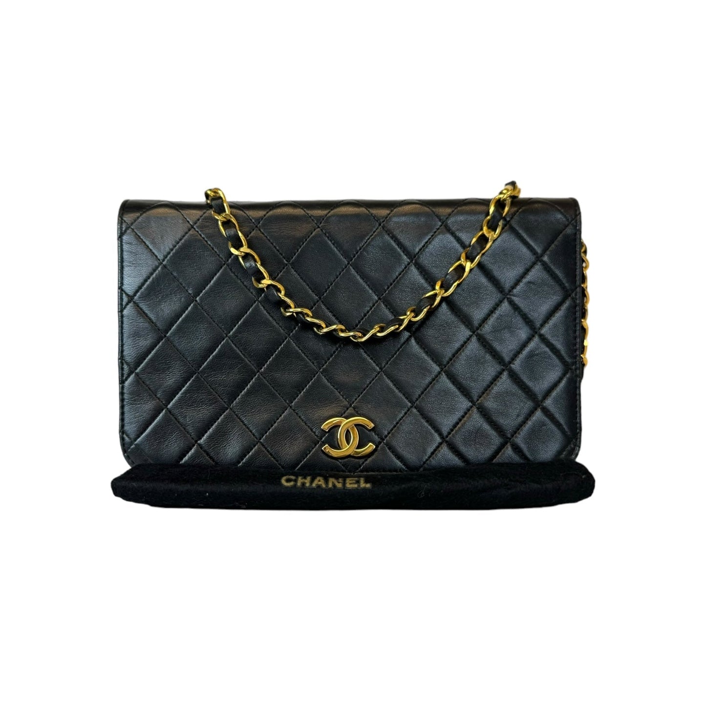 Luxury Chanel Flap Bag Push Lock Medium Black Lambskin Gold